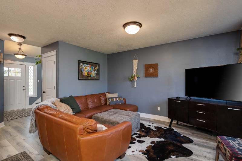 Building Photo - 1026 E 15th St