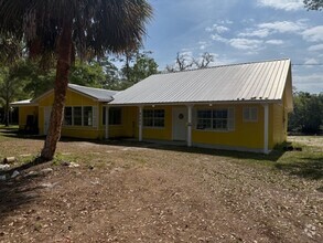 Building Photo - 3 Bedroom 2 Bath House