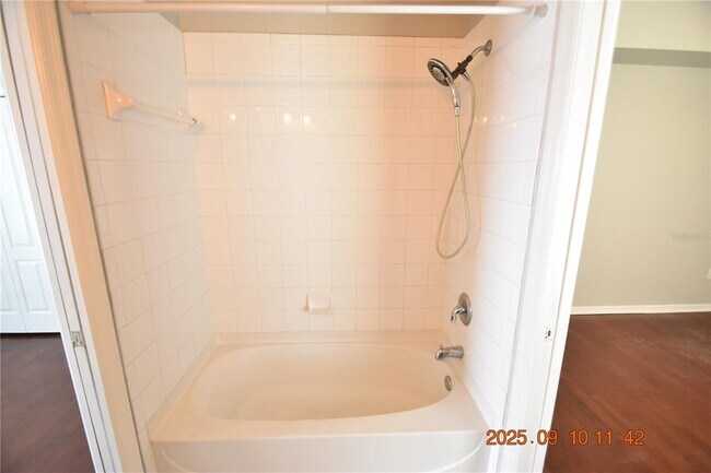 Building Photo - 12913 Lake Vista Dr