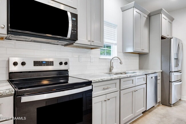 Building Photo - 204 Romero St