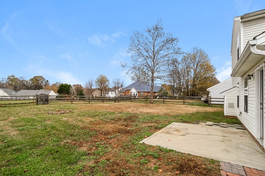 Building Photo - 4706 Capstone Dr