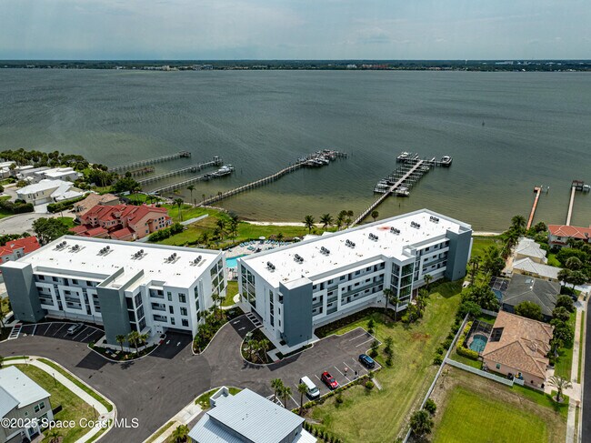 Building Photo - 225 Strand Dr