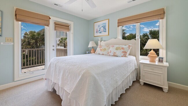 Building Photo - 321 Pioneer Loop