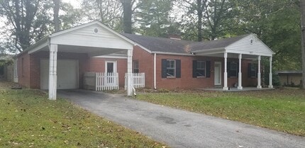 Building Photo - 3 Bedroom 2 Bath 1 Car Garage