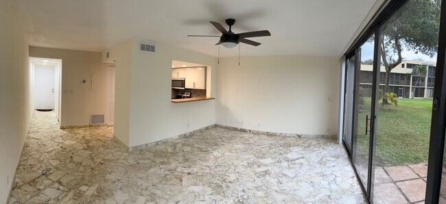 Building Photo - 2800 SW 87th Ave