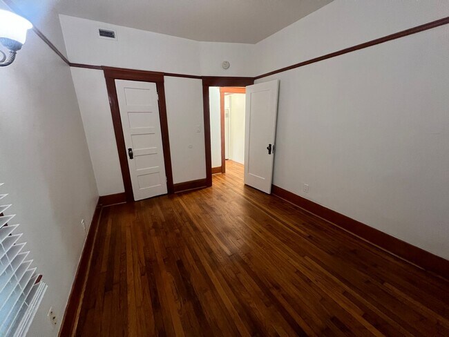 Building Photo - Charming 1 bed/1 bath unit in Golden Hills