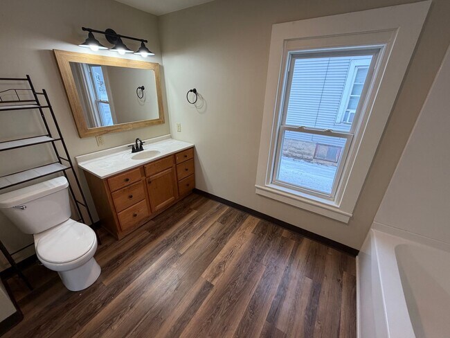 Building Photo - Vine, 732-734