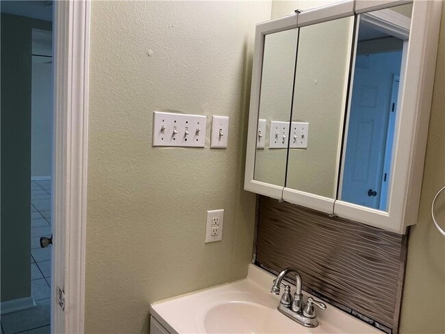 Building Photo - 4108 Roneagle Way #C C