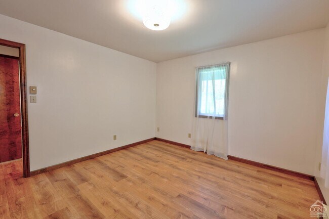 Building Photo - 561 Bald Hill Rd S