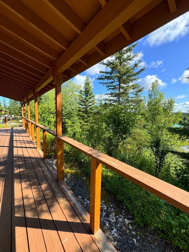 Building Photo - RIVERFRONT HOME + SHOP!