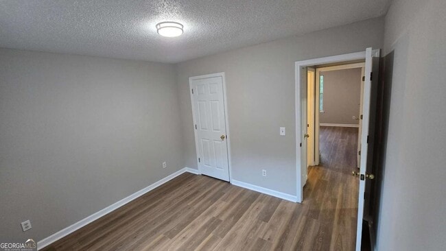 Building Photo - 3025 Mangum Dr