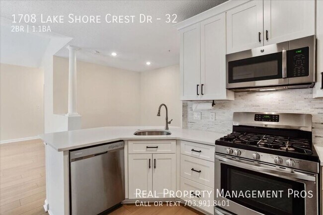 Building Photo - 1708 Lake Shore Crest Dr
