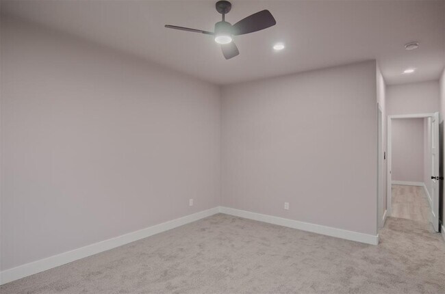Building Photo - 12310 Glenview Dr