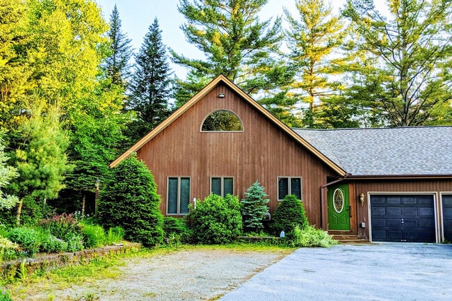 Building Photo - 140 Paquette Cir