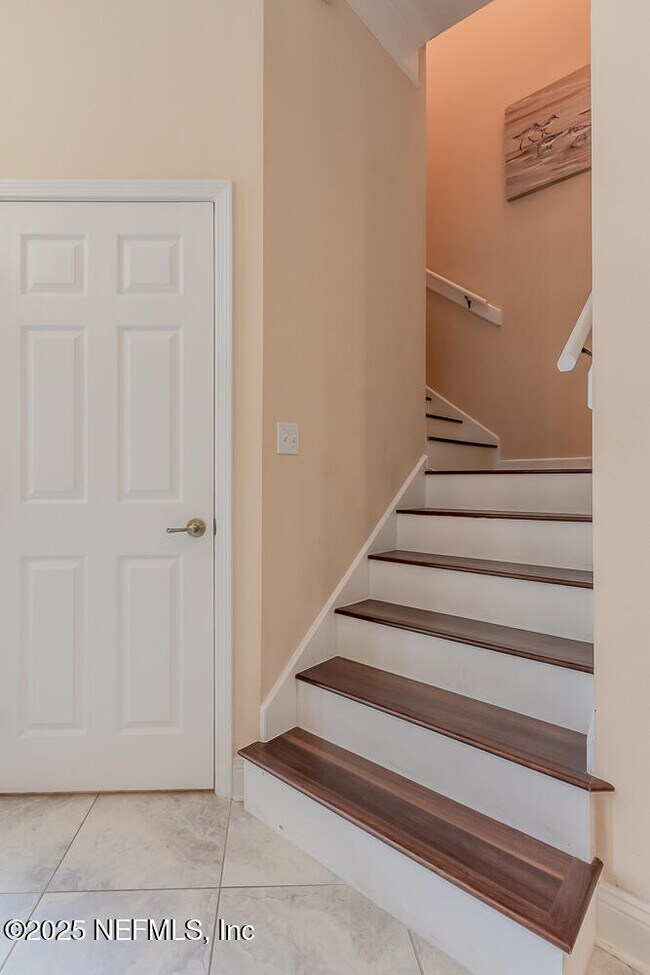 Building Photo - 8543 Glenbury Ct N