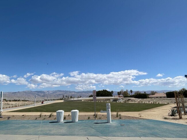 Building Photo - 80265 Moonshadow Dr