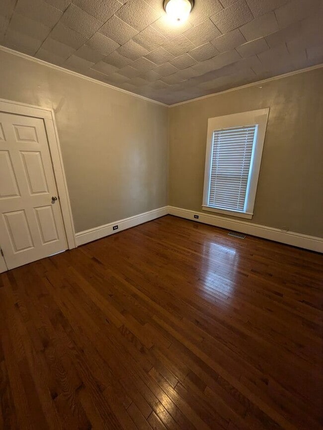 Building Photo - 3BD2BA Home in Newton