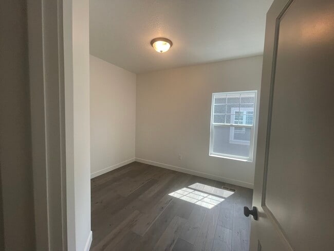 Building Photo - 6442 S Jordan Pkwy