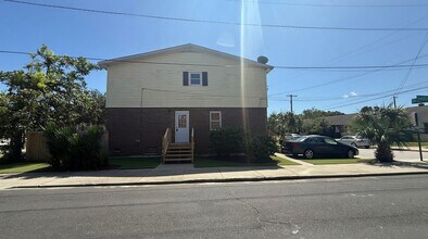 Building Photo - 38 Drake St