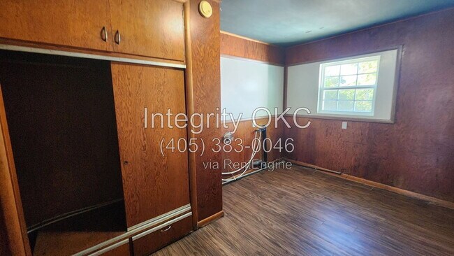 Building Photo - 409 N Key Blvd