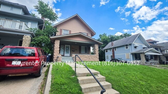 Building Photo - 4 Bed, 1 Bath Home available now!