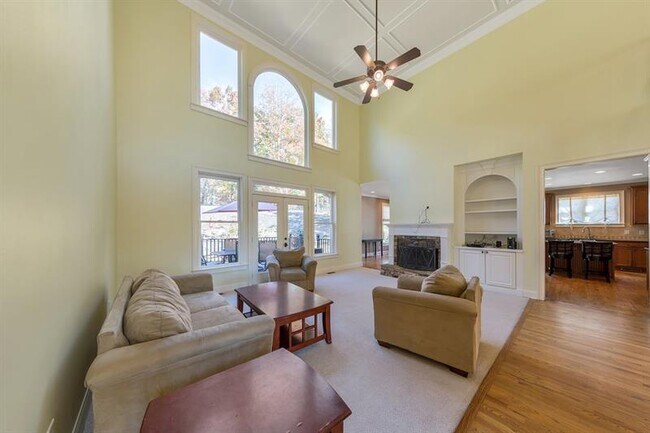 Building Photo - 5024 Glen Forrest Dr