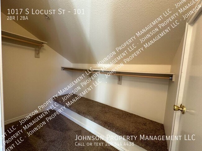 Building Photo - 1017 S Locust St