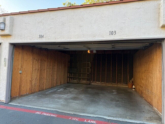 Building Photo - Spacious and Modern 2BR Condo in UTC, San Diego