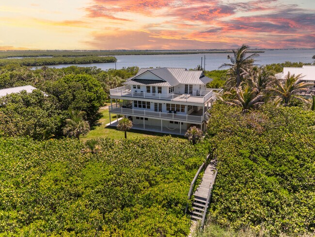 Building Photo - 12376 Jimmy Buffett Mem Hwy
