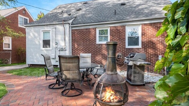 Building Photo - 2626 Windemere Rd