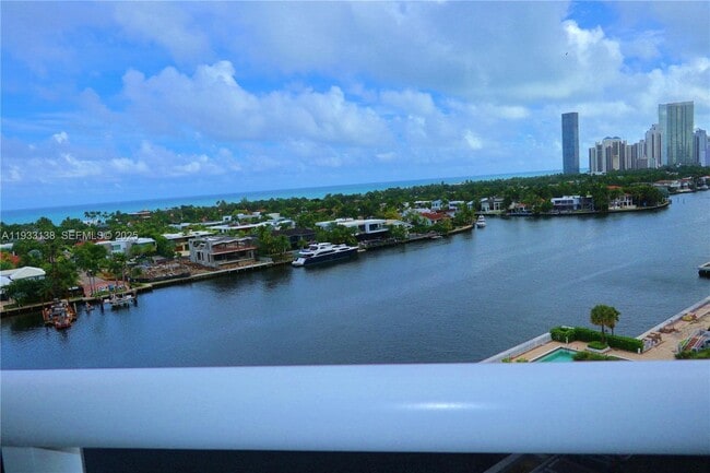 Building Photo - 20515 E Country Club Dr