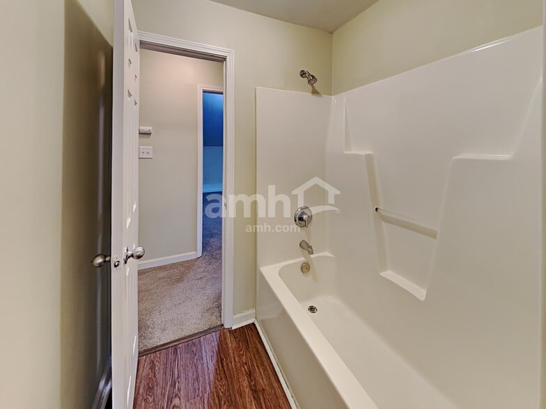 Building Photo - 3616 Willowtree Ln