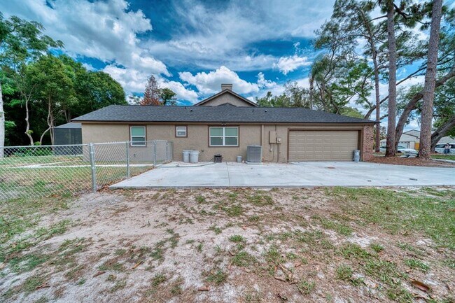 Building Photo - 1542 Sugarwood Cir
