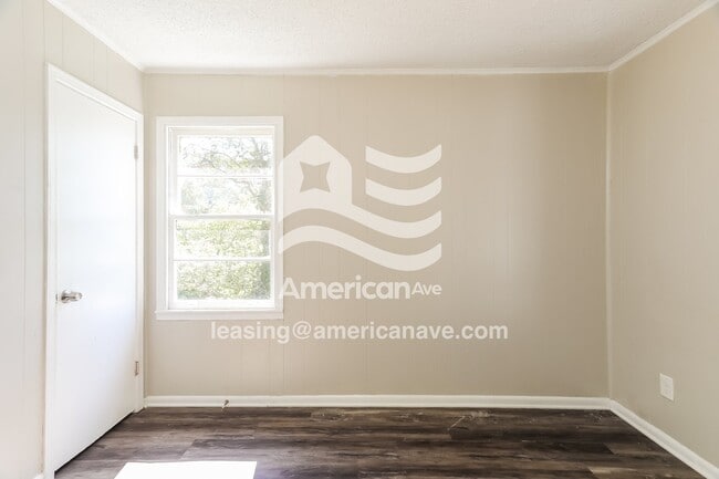 Building Photo - 8605 9th Ct S