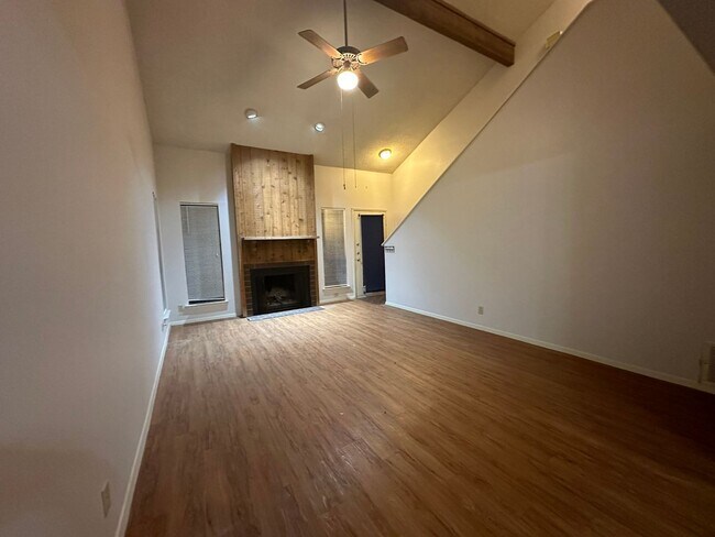 Building Photo - 8104 Hood Cir
