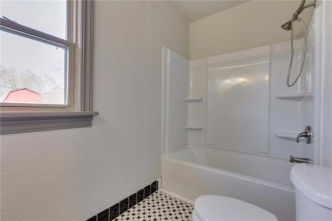 Building Photo - 2405 NW 32nd St