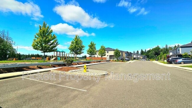 Building Photo - 6540 Yorktown Pl NE