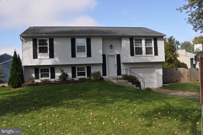 Building Photo - 1662 Canonade Ct