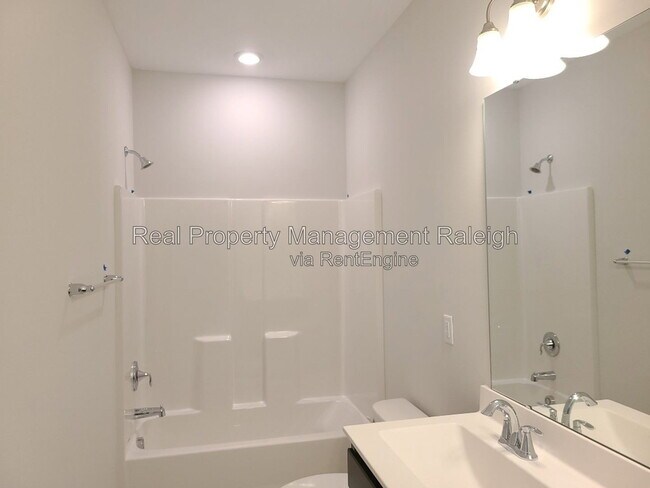 Building Photo - 704 Wrights Creek Way