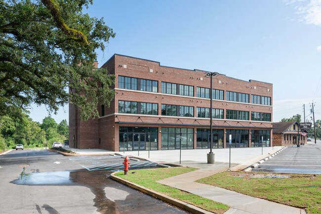 Building Photo - 1812 Old Shell Rd