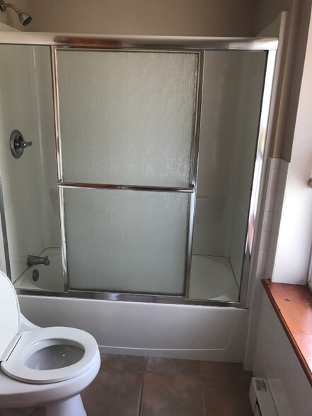 Building Photo - 22 Lawrence St