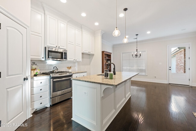 Building Photo - 110 Olivewood Dr