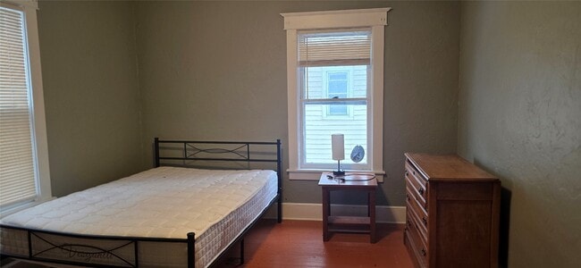 Building Photo - 63 Crocker Ave