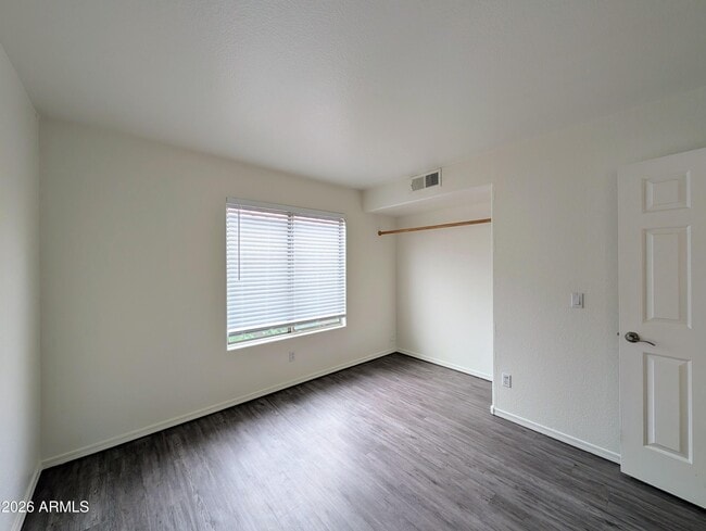 Building Photo - 1836 E Aspen Way