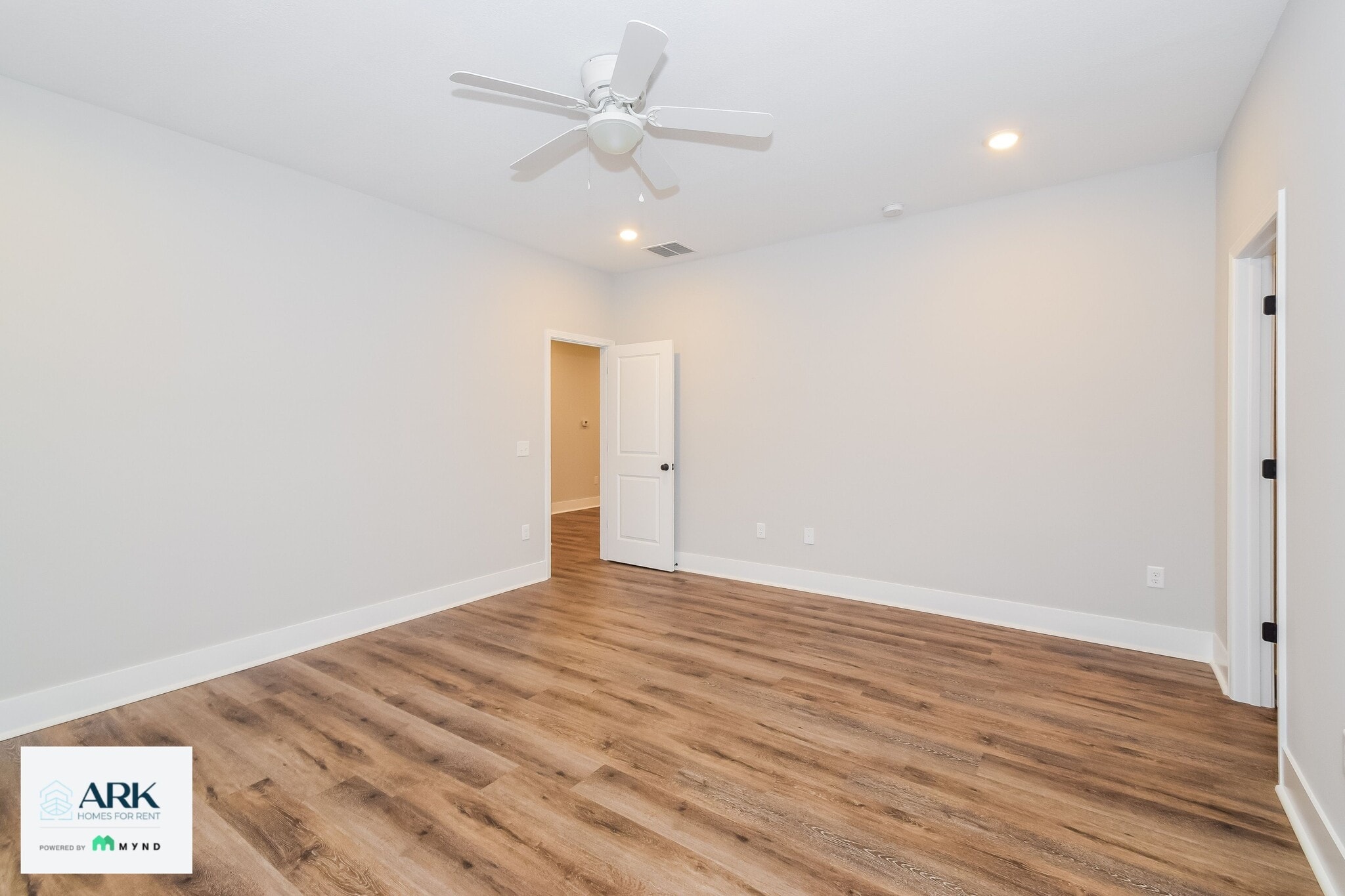 Building Photo - 1027 Autumns Wood Cir E