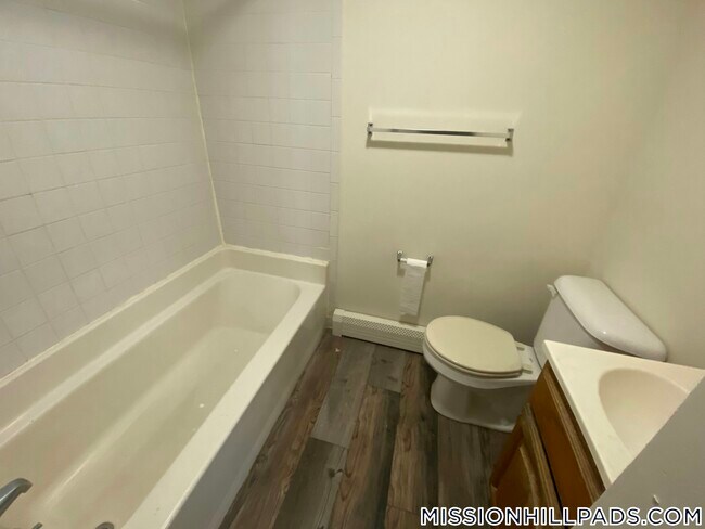 Building Photo - 40 Winthrop St