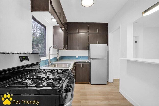 Building Photo - 12287 NE 7th Ave