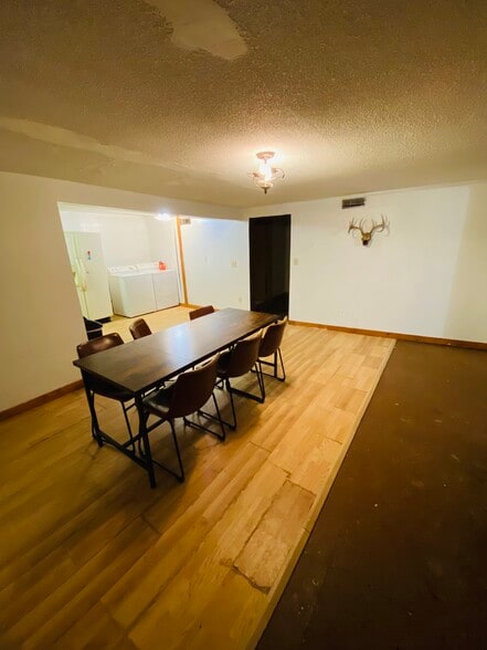 Building Photo - 224 Garfield Ave