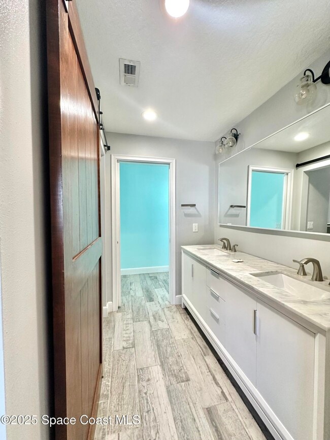 Building Photo - 918 Bluewater Dr