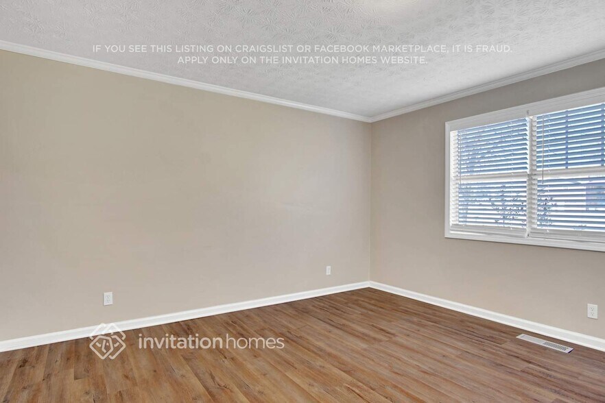 Building Photo - 521 Ivy Ln